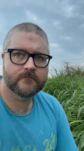 Eric Heberling's Instagram, Twitter & Facebook