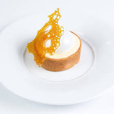 Renversante Ile Flottante Ne Pas Secouer Creme Vanillee Cuite A L Anglaise Meringue Pochee Au Lait De La Ferme Karamel Bonbon Chocolat Et Ileflotta