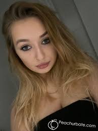 kiss_me_hard_ Stripchat Performer Biography