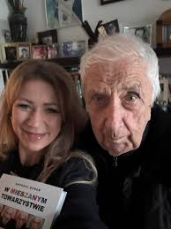 Ania lubi coś wspólnie poczytać.Więc przyjechała