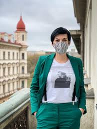 Móda podle šéfky top 09 pekarové adamové: Marketa Pekarova Adamova On Twitter Mam Dneska Serii Narocnych Jednani Tak Jsem Si Jako Posilu Vzala Pana Prezidenta Aby Bylo Naprosto Zrejme Kde Nazorove Stojim A Jakou Zemi Chci Https T Co Gyubcgabck