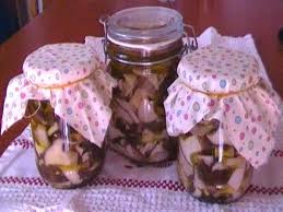 Maybe you would like to learn more about one of these? Conserve Funghi Sott Olio Youtube