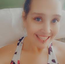 Tammy's jawline is about to be ~snatched~ 🤭 Tune in to the season finale  of #1000lbSisters, Tuesday at 9/8c.