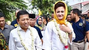 Mantan ketua dpr setya novanto, yang jadi narapidana kasus korupsi dan mendekam di lapas sukamiskin, bandung, punya kesibukan baru, yakni bertani. Kpk Akan Periksa Istri Setya Novanto Hari Ini