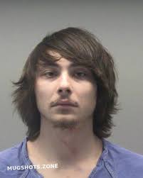 Elijah Blythe's Instagram, Twitter & Facebook