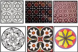 Pola hias yang termasuk ke dalam golongan motif batik non geometris diantaranya tersusun dari ornamen tumbuhan, candi, maupun binatang dalam susunan yang tidak teratur. 100 Gambar Ragam Hias Geometris Kekinian Gambar Pixabay