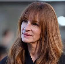 Aging with Dignity and Serenity in Hollywood