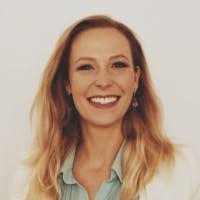 Carin Holmes's Instagram, Twitter & Facebook