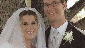 Sarah Thibeault's Instagram, Twitter & Facebook