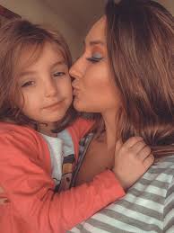 Yasmin Nicolielo (@YasminNicolielo)