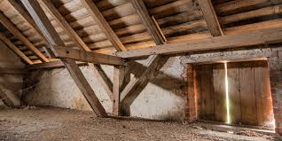 Bien isoler son logement est une priorité pour éviter les déperditions énergétiques. Isolation Des Combles Perdus D Une Maison Ancienne