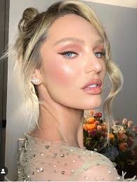 Yvette Keys (eviekeys)