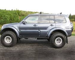 mitsubishi pajero 07 15 38 fjallasport fender flares mitsubishi pajero fender flares mitsubishi