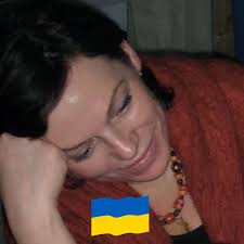 Microscope views of a beautiful glass toggle from the broch at The Cairns.  Under this resolution you can see features that relate to the fabrication  of the bead. The long diagonal 'gulley'