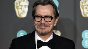 Gary Oldman, 67 años, actor: “Llegué a creer que no podría pasar ni medio  minuto sin beber alcohol”