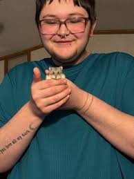 Will metal ramps and flooring in rat cages hurt their feet and legs?