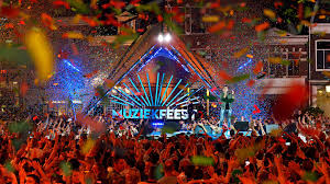 Mister muziekfeest jan smit zal samen met allerlei andere artiesten het plein omtoveren tot het sterren muziekfeest op het plein begint rond de klok van 20:15 uur en zal rond 23:00 uur zijn afgelopen. Feest Mee Met Het Sterren Muziekfeest Op Het Plein Sterren Muziekfeesten Avrotros Nl