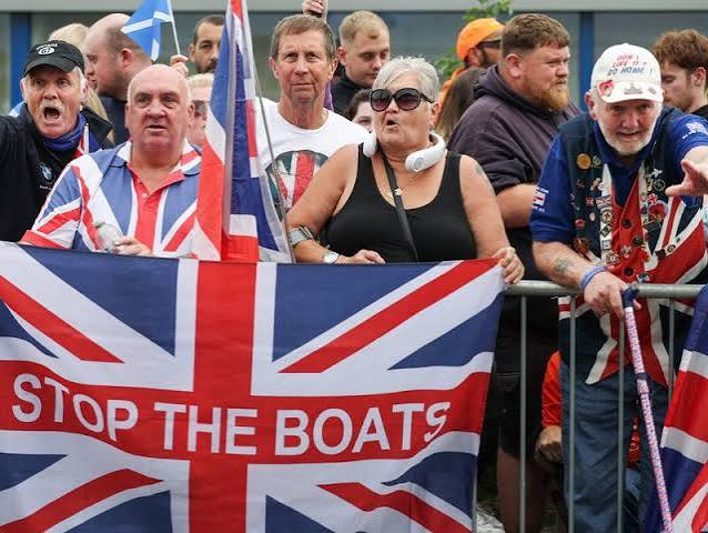 The British Public Thinks Immigration Is Up. It's Actually Down, Sharply. - The New York Times
