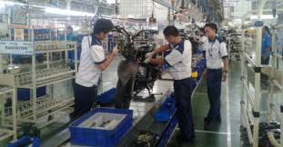 Profesi di industri tertentu yang bisa memberimu gaji cukup besar. Gaji Buruh Sarjana 3 Kali Lipat Lulusan Sd Bagian 1