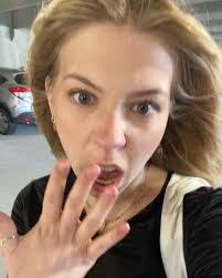 Katelyn Oliver's Instagram, Twitter & Facebook