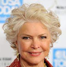 6 Hairstyles For Women Over 50 With Naturally Curly Hair Cheveux Coiffure Pixie