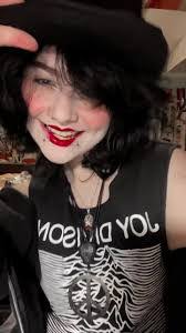 Tina Stump's Instagram, Twitter & Facebook