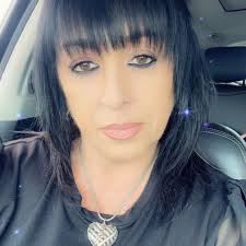 Every time I turn around I see something that ain't right. Like a tip jar  at an open house. What ain't right in your world ? Tell me what 'ain't  right' in