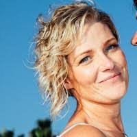 Lisa Lively's Instagram, Twitter & Facebook