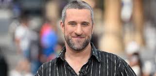 Actor dustin diamond won the hearts of saved by the bell viewers as screech, one of the most popular nerds of the '90s. Em2yod6 2knhkm