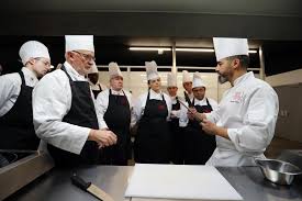 Premieres Lecons De Cuisine Pour Les Douze Eleves De L Ecole Nordiste De Thierry Marx A Marcq En Barœul