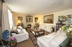 Liz Hurley Sells Nine Bedroom Cotswolds Property For 9million Farm House For Sale Country Estate Home