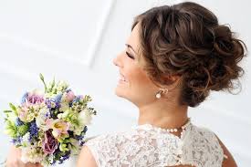 Einfache frisuren fur hochzeitsgaste 40 schone styling ideen. Diese Drei Brautfrisuren Ganz Einfach Selber Machen Beautytipps Ch