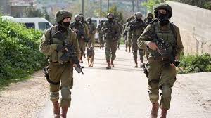 The largest ethnic groups in israel are jews (75%), followed by arabs (20%) and other minorities (5%). Israelis Attack Palestinian Blogger For Posting Al Aqsa Wall Video
