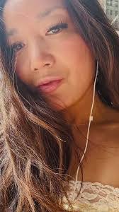 Katie Neer's Instagram, Twitter & Facebook