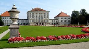 #schloßallee #schlossallee #neuhausen #ymphenburg #münchen #muenchen #munich #munkeno #artolaborikune #zemdlekh siehe. Visit Neuhausen Nymphenburg Best Of Neuhausen Nymphenburg Munich Travel 2021 Expedia Tourism