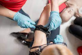 Once sufficient blood has been collected, release the tourniquet before withdrawing the needle. How To Use A Tourniquet Correctly