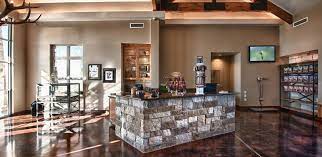 Pin By Catherine Cruse On Vet Clinic Dog Boarding Kennels Dog Boarding Facility Luxury Dog Kennels