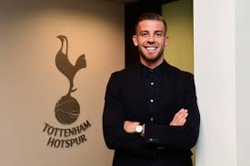 Net toen onze journaliste en nieuwsanker lies vandenberghe een interview in burcht afnam met shani van mieghem, de vrouw van toby alderweireld, scoorde thorgan. Toby Alderweireld Reveals The Reason For Signing A New Contract At Spurs Was Loyalty Not Money Sportslens Com