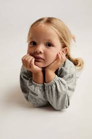 CASTING CALL: Tütarlapsed vanuses 2-3 aastat Otsime rahvusvahelise  mööblibrändi kampaaniasse tütarlapsi vanuses 2–3, osalema kampaania raames  filmitavas õhtusöögilaua stseenis. Võte