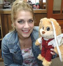 Author/YouTuber combines books, bites