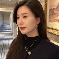 145000+ Profile mit dem Suchbegriff „Eileen -hana Herbs & Flowers“