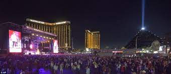 At Least 59 Dead 527 Injured In Las Vegas Shooting Las Vegas Route 91 Mandalay Bay Resort