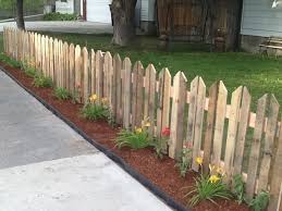 If you are planning to build a wooden fence for privacy reasons you can do so in one weekend. Diy Cheap Pallet Fence Projects
