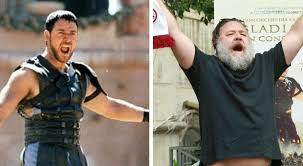 Immaginate dove vorrete essere, perché così sarà! Russell Crowe Irriconoscibile Il Gladiatore Sembra Babbo Natale