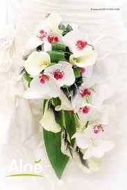 Les fleurs sont omniprésentes lors d'un mariage, qu'il soit laïque, religieux, ou qu'il s'agisse d'une union civile. Bouquets De Mariee Cascade En Images Aloe Fleurs