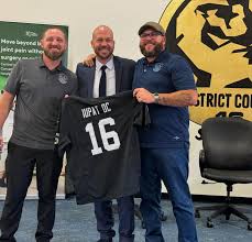 The first ever DC16 Helping Hand Recovery Night was held at our training  facility in San Leandro. Our Brothers as well as retired NFL star Darren  Waller shared their journey to inspire