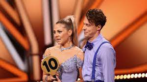 Die hübsche blondine ist eine der prominenten kandidaten, die ab dem 26. Too Much Pressure That Was Valentina Pahde S Let S Dance Rumba De24 News English