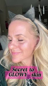 How to Use Dorothy Dewy Skin Booster