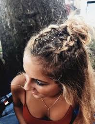 Hairstyles 2021 › vsco hairstyles 2020 in this stylish in form simple braids along with flat side swept bangs in pink waves hairstyle. How To Become The Ultimate Vsco Girl Hairstyles Wattpad