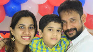 Actor Deepak With Family And Friends Youtube Actors Family Photos
